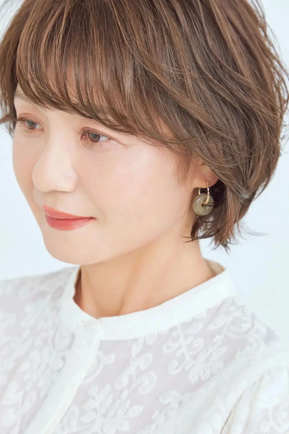 ボリュームアップも華やかさも！長めショートヘア