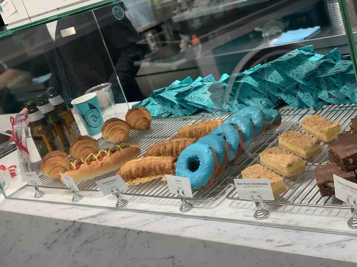 ブラウンコーデでティファニーカフェへ。の画像_2