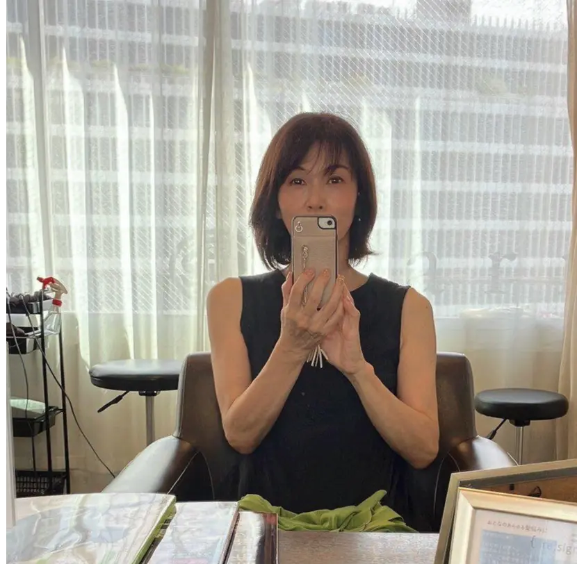 marr marr中目黒  eclat  ショートヘア　こなれショート　eclat  jマダム  アラフィフショートヘア　エクラ12月号　50代ショートヘア