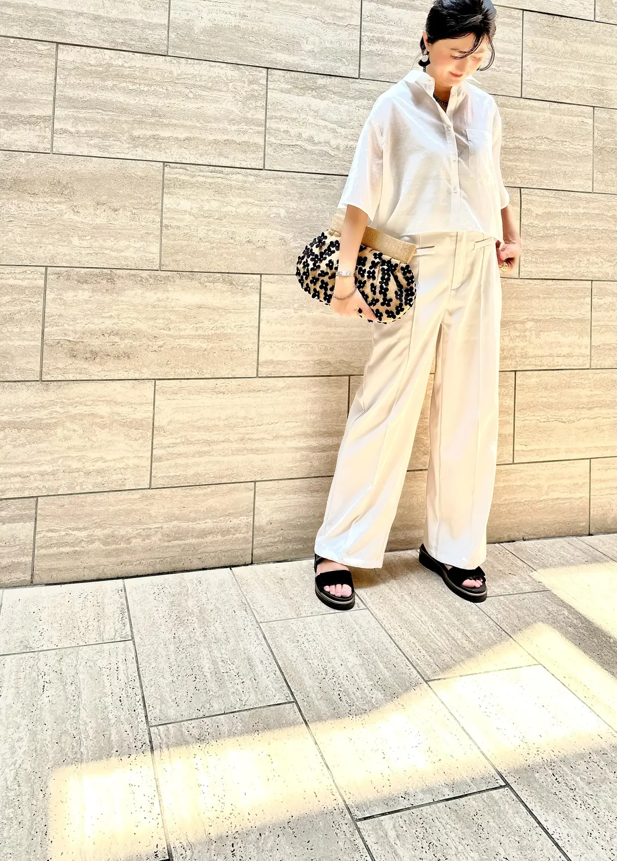 夏のホワイトコーデで高輪brunchの画像_7