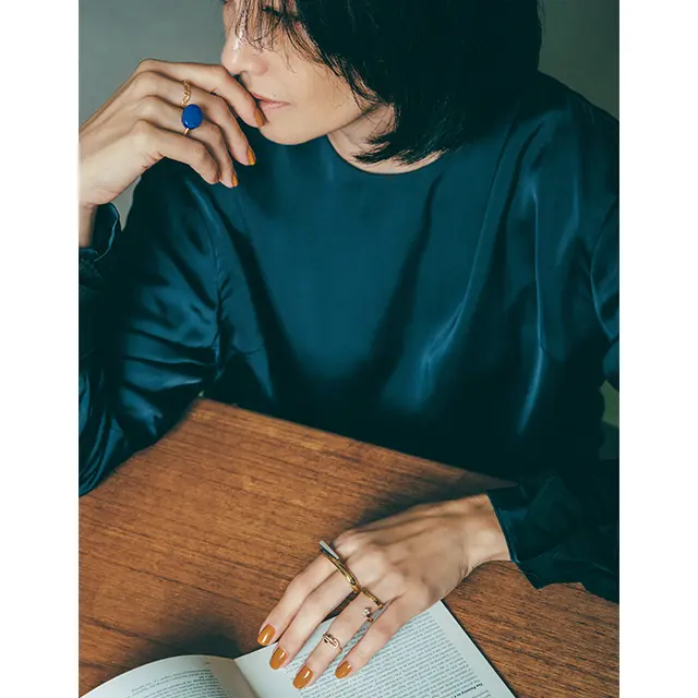 鮮度の高い重ねづけで 色石リングの魅力を更新