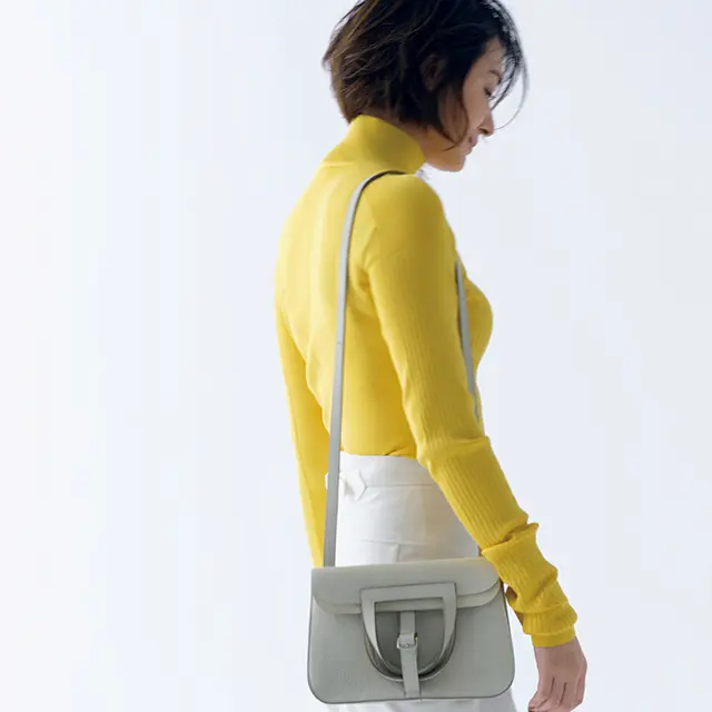 デイリーなバッグにも、 上質な遊び心を