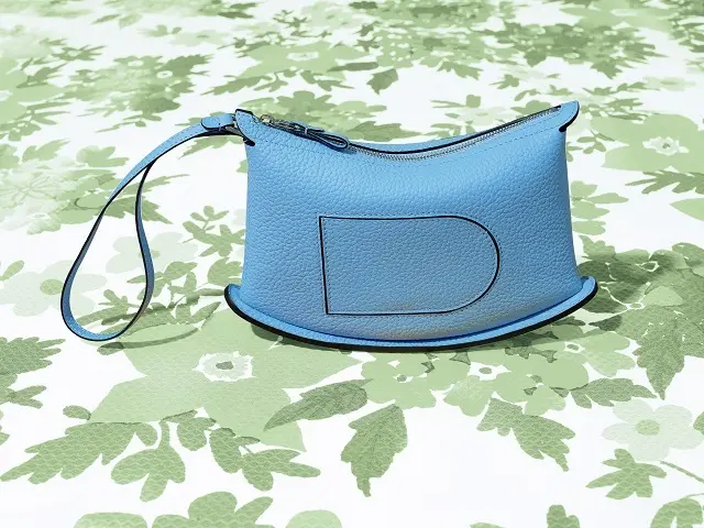 デルヴォーのクラッチバッグ「Co-Pin（コ パン）」