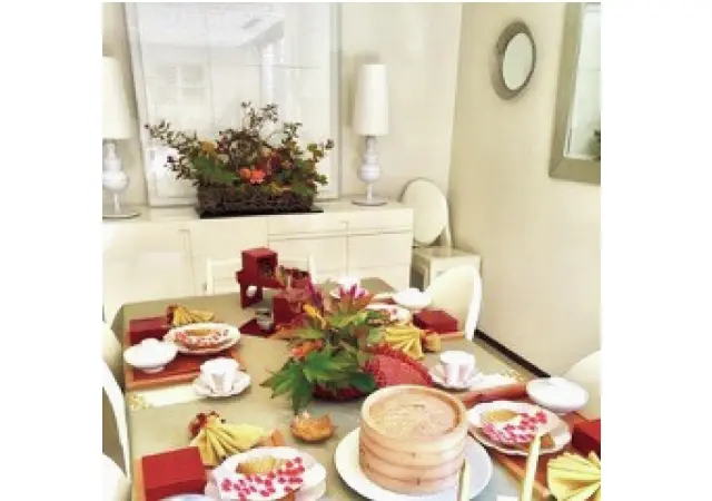 「長年かかってようやく見つけた！白いアートフレームをダイニングに」