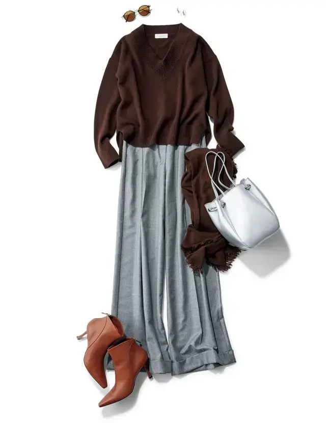 ブラウンとグレーの温度差とシルエットのメリハリで旬バランスに