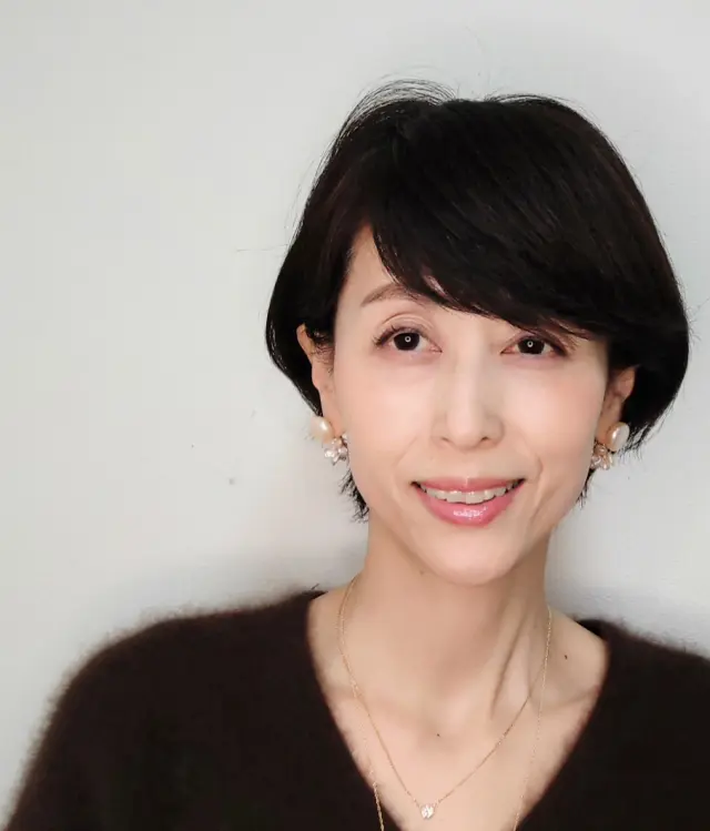 ヘアスタイル　ショートヘア　白髪改善カラー　ミディアムヘア