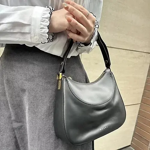 【50代 春バッグ】持った人から見違えるの画像_37