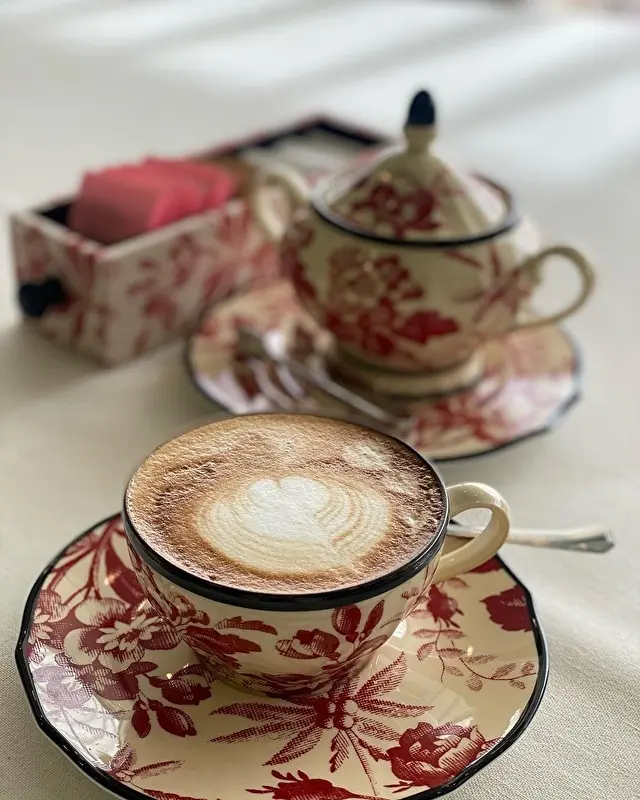 私はカプチーノを食後に。