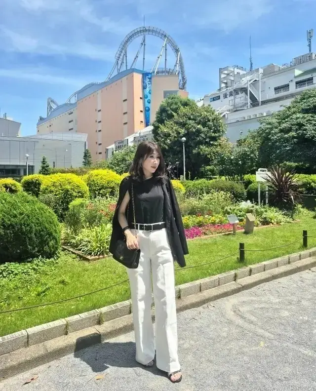 夏だって黒！ブラックコーデを軽やかに見せる50代女性のリアルコーデ11選【チームJマダムまとめ】