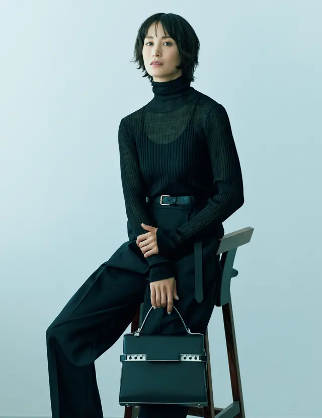 50代「大人のブラック」を素敵に着こなすの画像_2