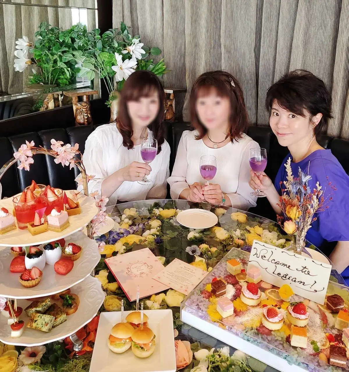 まるで披露宴にでも参列しているかのようですね( ≧∀≦)ノ