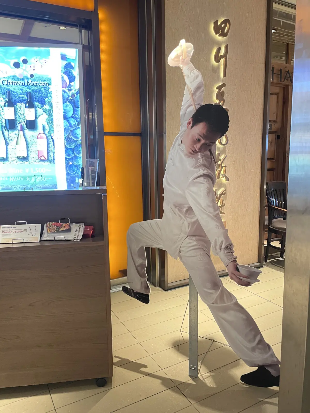 淡色コーデで新丸ビルランチへの画像_1