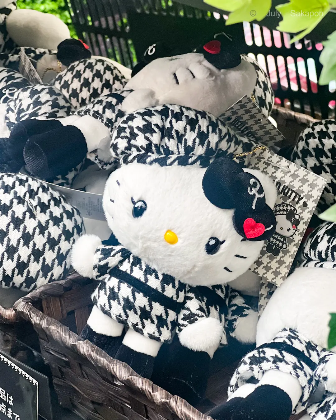 🍎ハローキティー🍎六本木ヒルズにて期間限の画像_4