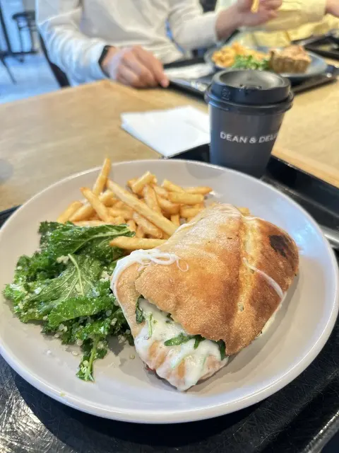 シアートップスで朝活コーデの画像_5