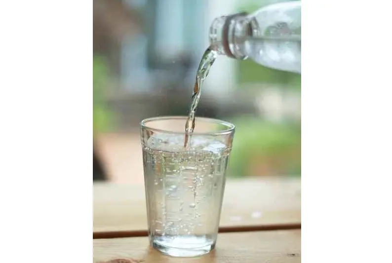 足がつる予防法③ 水分を摂って、脱水を防ぐ