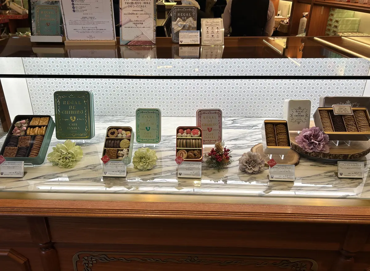 名古屋カフェ　カフェタナカ本店　クッキー缶