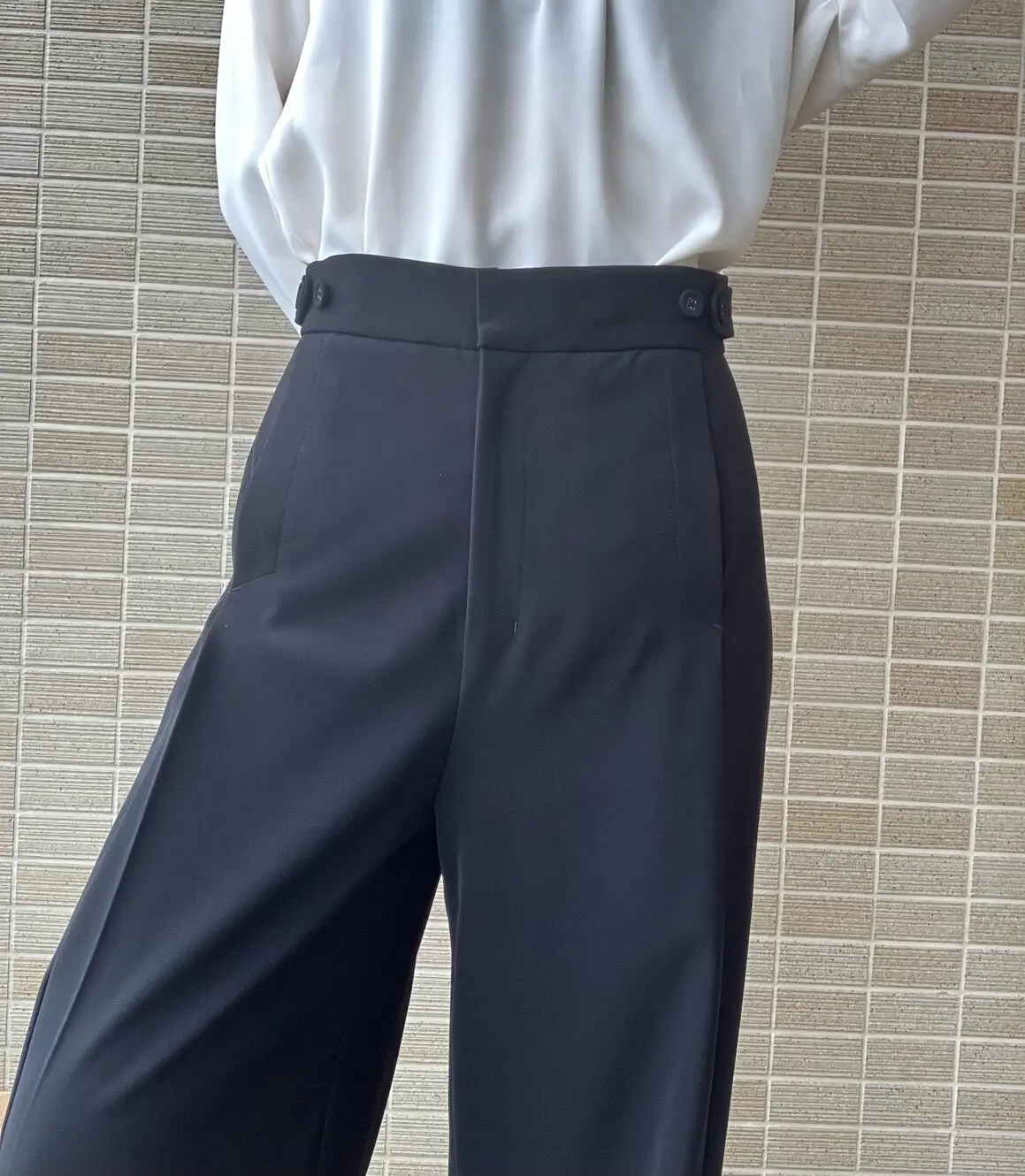 エクラ  eclatmagazine  エクラプレミアム Ebyeclat  優美なセミワイドパンツ  ワイドパンツ 50代ファッション  50代おしゃれ  アラフィーファッション　Jマダムのおしゃれ 骨格ウェーブ