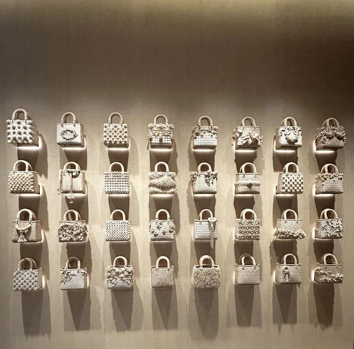 Dior Gold House Bangkok  ディオール・ゴールド・ハウス　バンコク