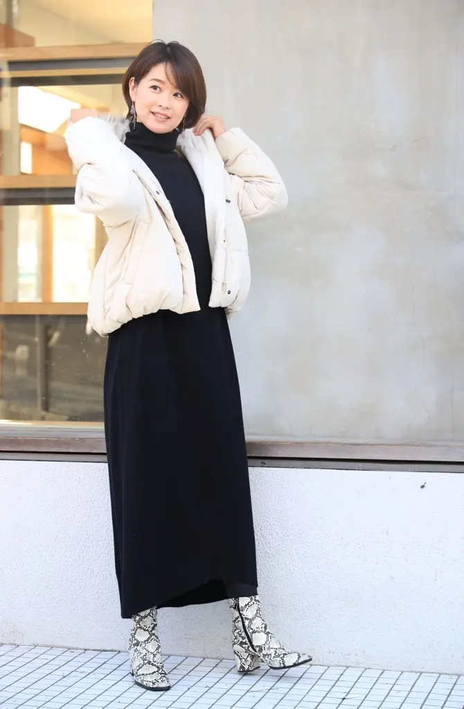 黒タートルのニットワンピースの画像_2