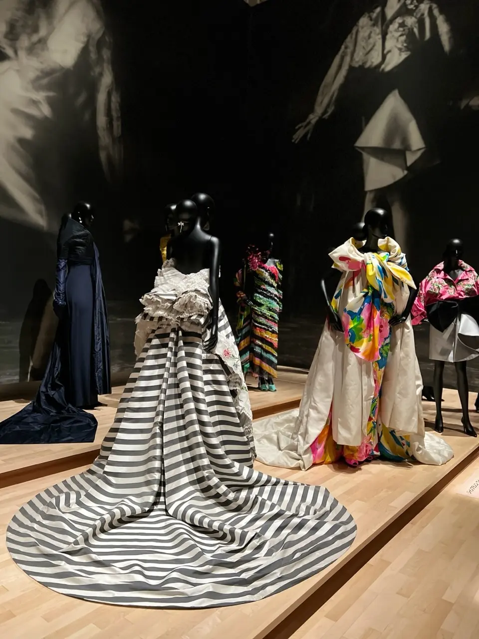 『クリスチャン・ディオール　夢のクチュリの画像_4