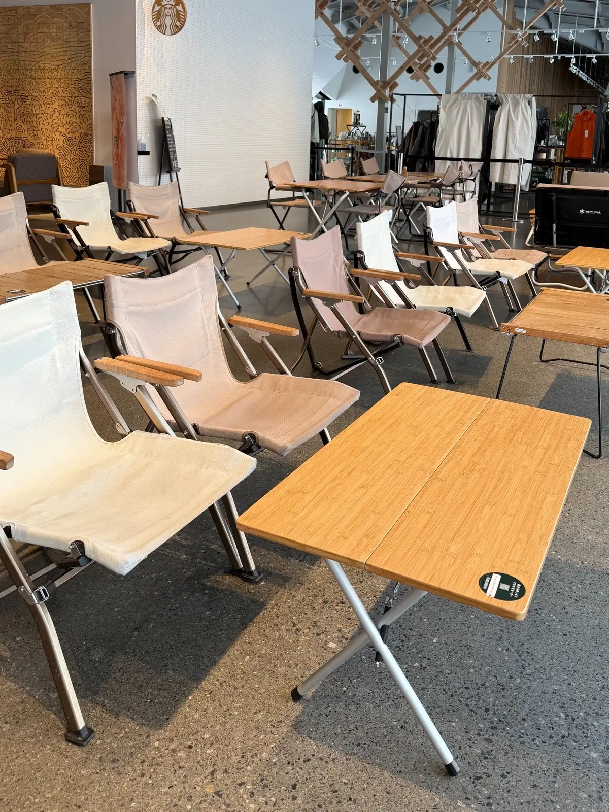 長野県　白馬村　スターバックスコーヒー　スノーピーク　カフェ