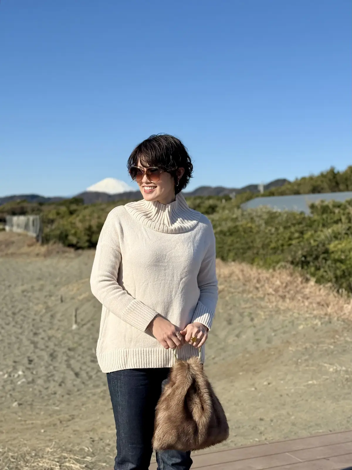 ボトルネックニット愛は、何年経っても止まの画像_2