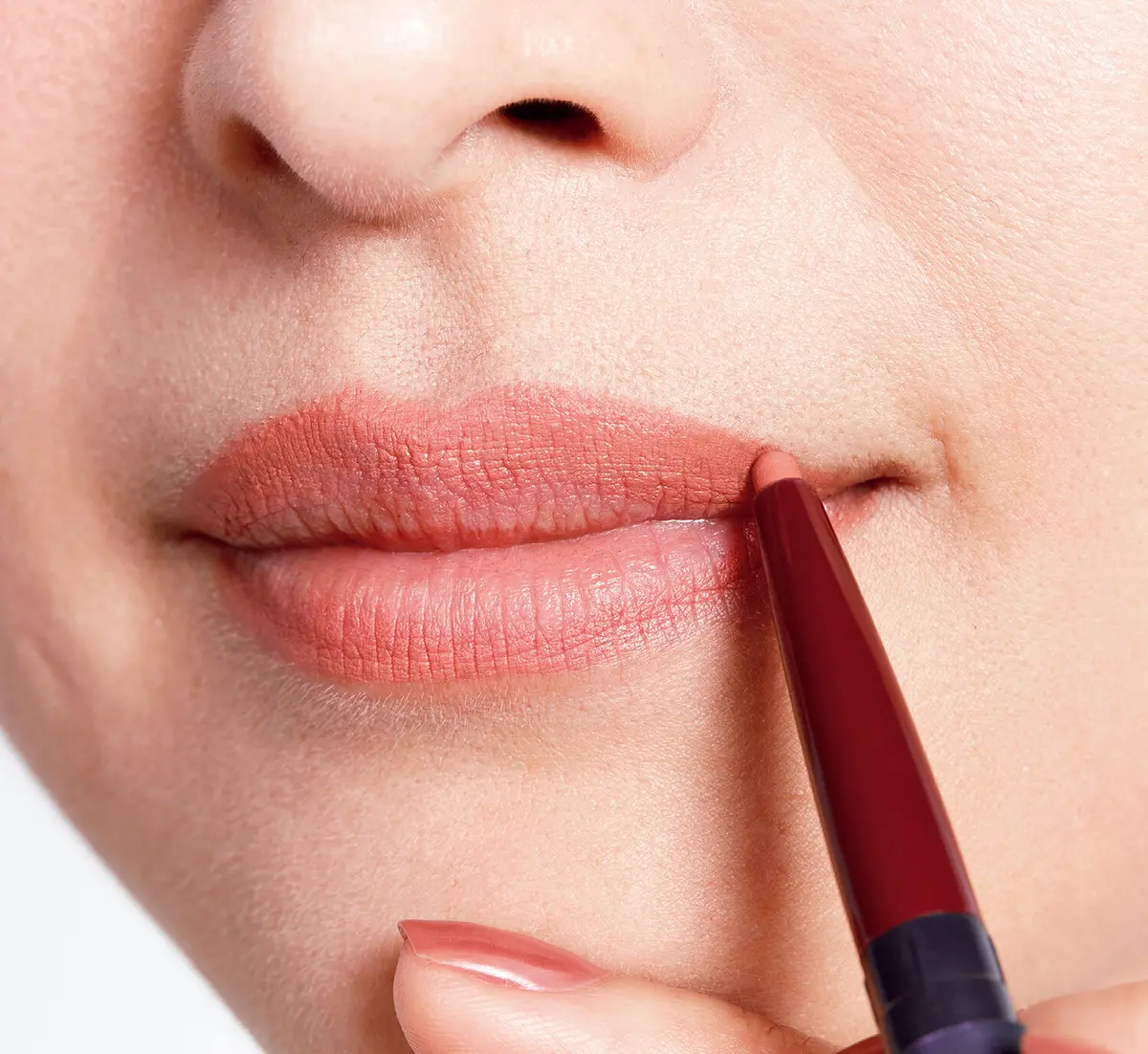 OurAge×Webエクラ　リップペンシルで輪郭を