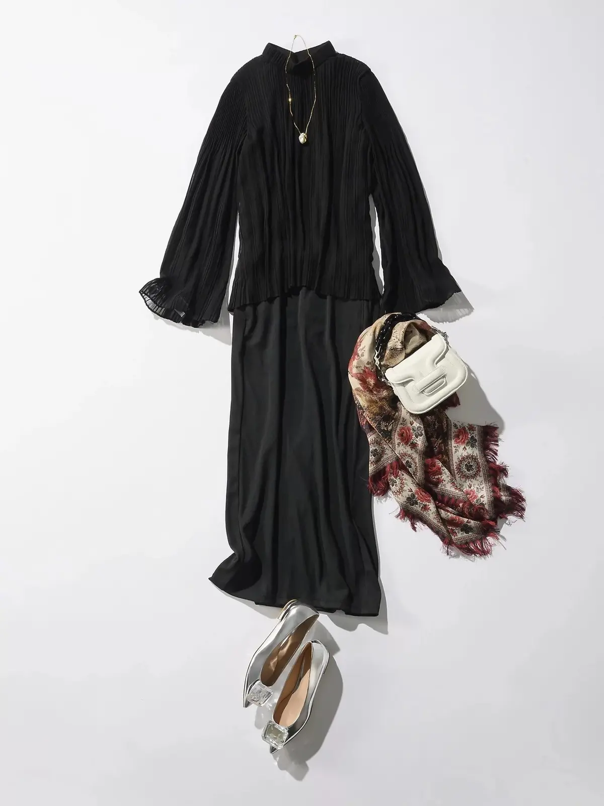 【50代スカートコーデ】品よく華やか。ホの画像_6