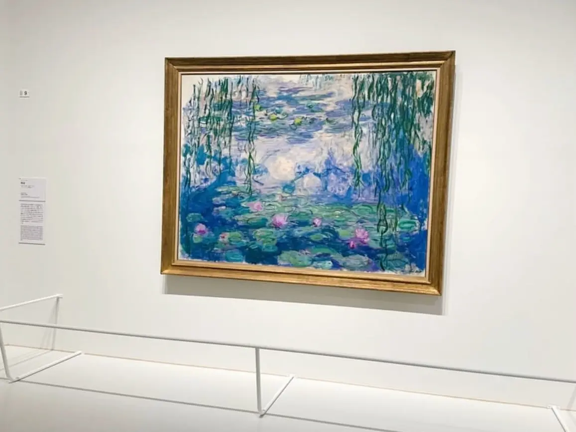 なかでも大画面の〈睡蓮〉は、圧巻です。