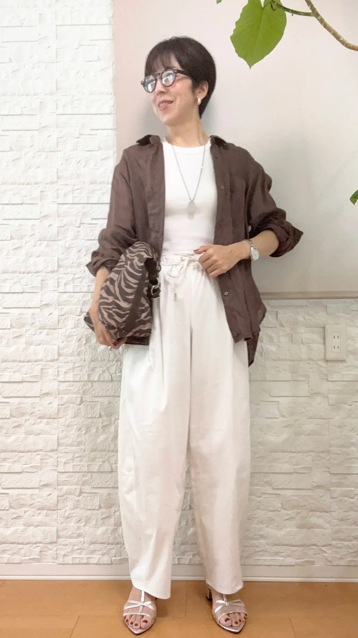 ジーユー　ジーユー購入品　パンツ　サンダル　サングラス　ブラウン　リネンシャツ　ユニクロ