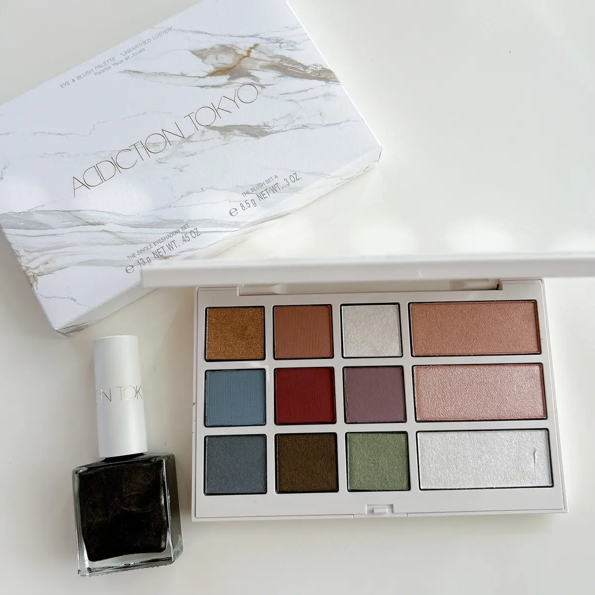 クリスマスコフレ　アディクション アイ ＆ ブラッシュ パレット アンアースド ラスター