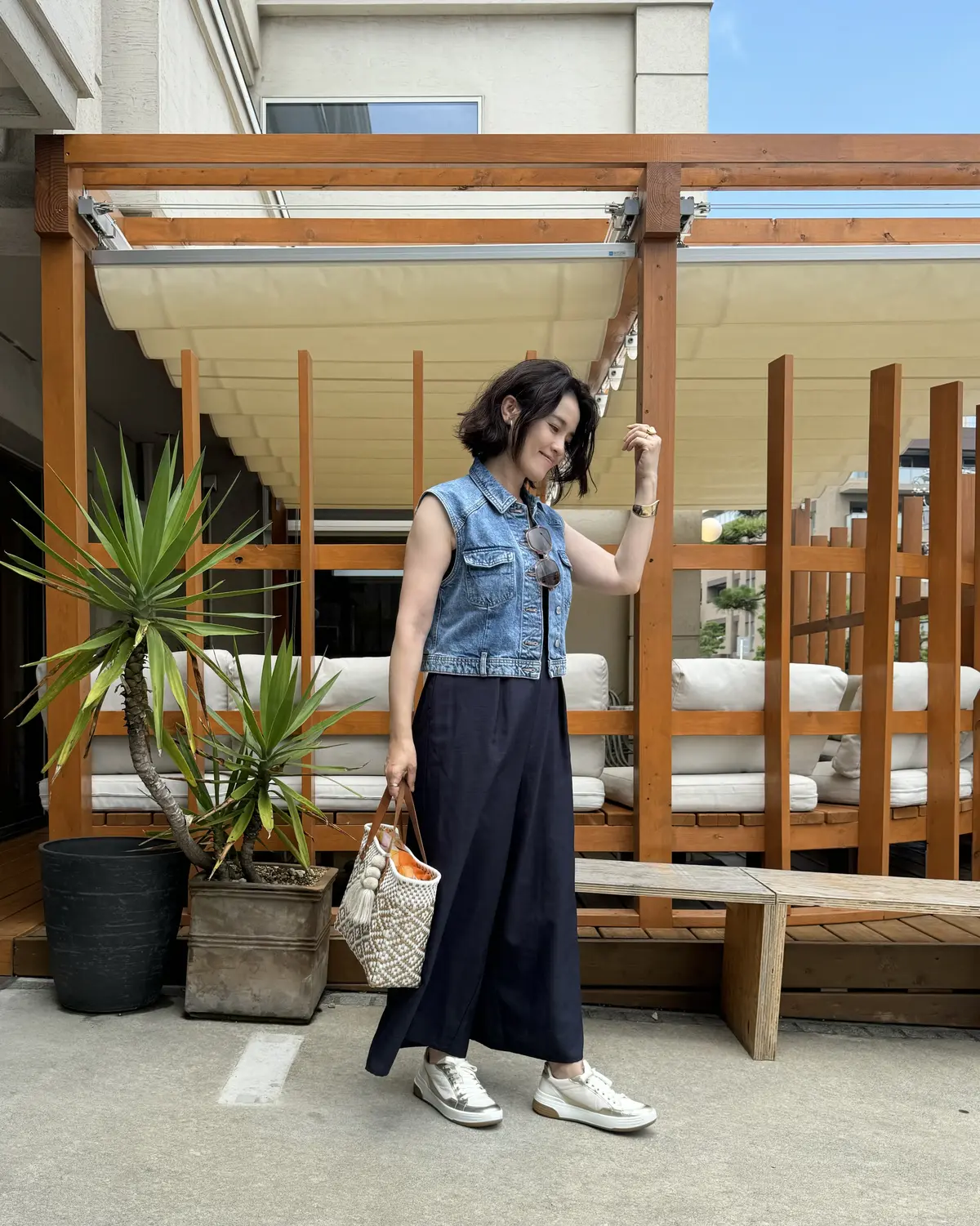 デニムベストがコーデに新鮮な風を運んできの画像_8