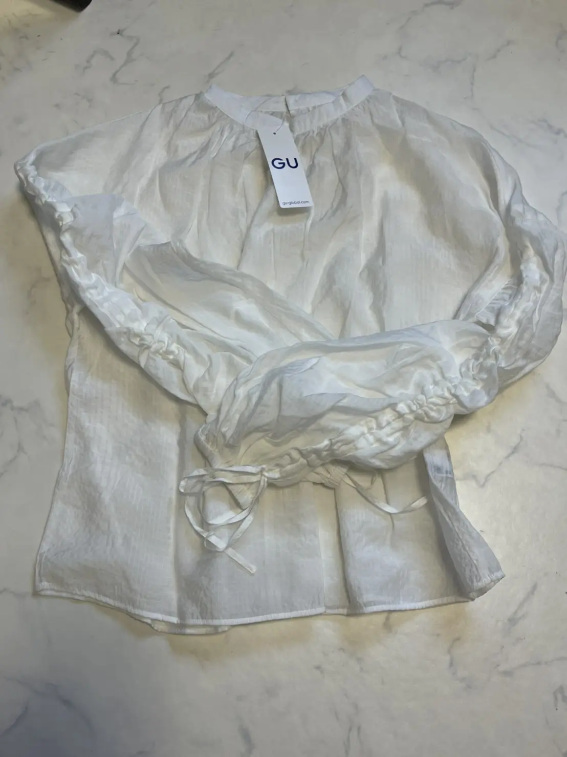 GU シアードローストリングスリーブブラウス