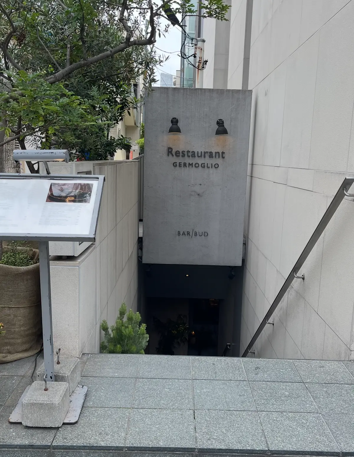 UNIQLOのホワイトデニムで華組同期ラの画像_1