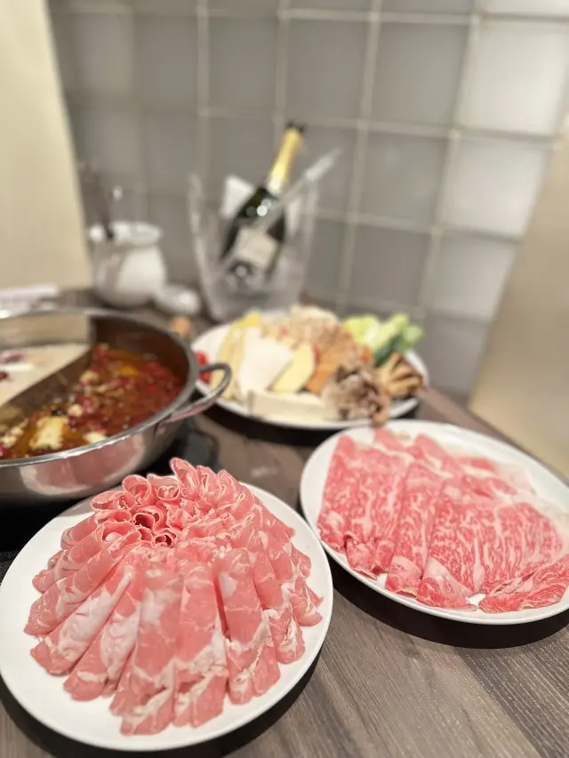 グレー×水色コーデで恵比寿グルメなholの画像_7