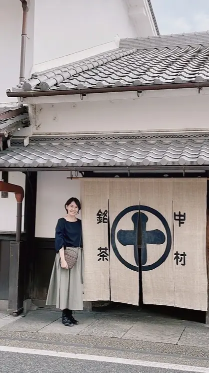 ボリュームマキシ丈スカートに黒のレースアの画像_2