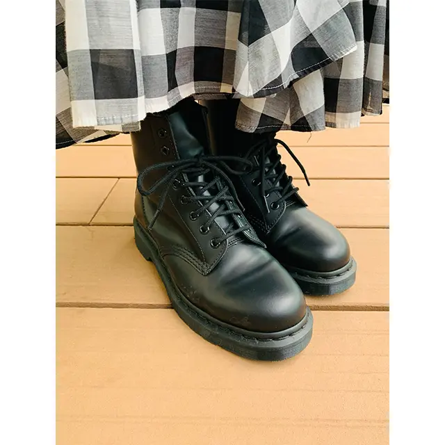 ドクターマーチンの８ホールブーツ