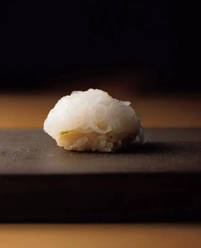 「アオリイカ」は細造りにして塩で