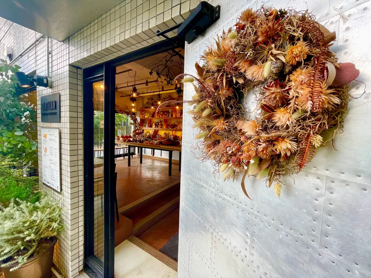 バルティザン ブレッドファクトリーの店舗入口