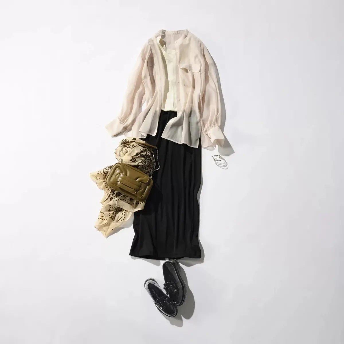 【残暑～秋・50代コーデ】黒ロングスカーの画像_8