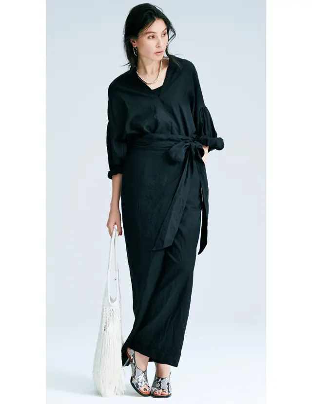 涼やかな黒で凝ったデザインを