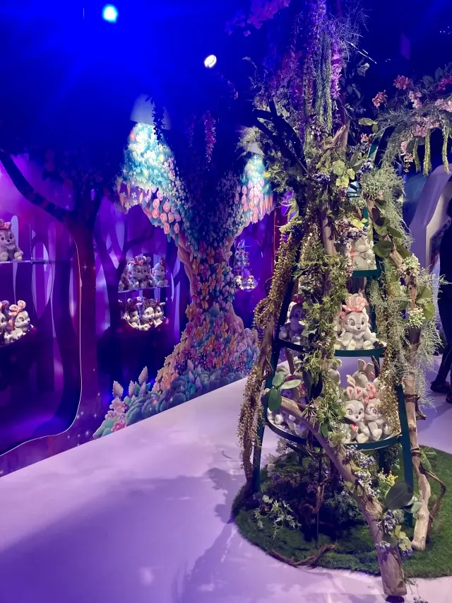 イエックラビットとエインラビット。エクラeclat Jマダム marigat、新宿大通り日本最大のディズニーストア散歩。