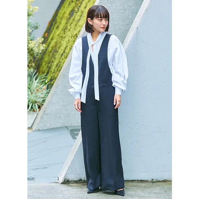 シャープなオールインワンには、キレのいい甘さをひとさじ