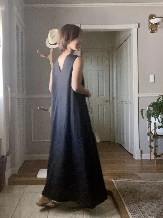 黒リネンのワンピースの画像_3