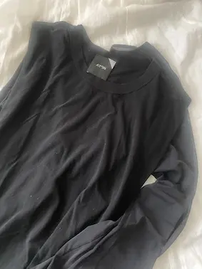 UNIQLO シアークルーネックTがとっの画像_2