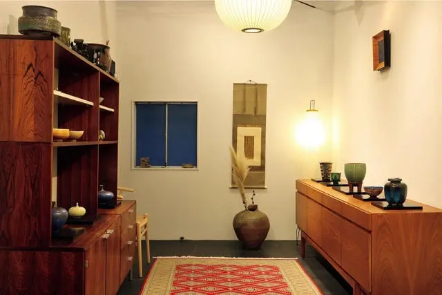 日本の暮らしになじむ器を収集