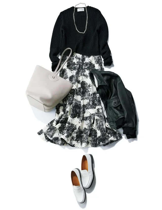 白を増やせば、軽やかな女らしさを表現できる