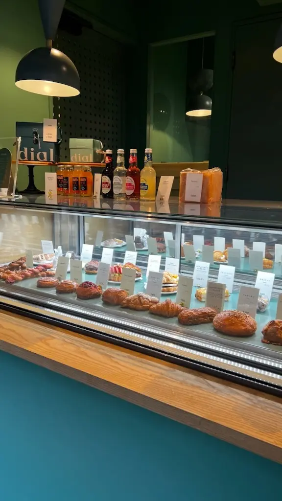 UNIQLOのワイドストレートジーンズでの画像_8