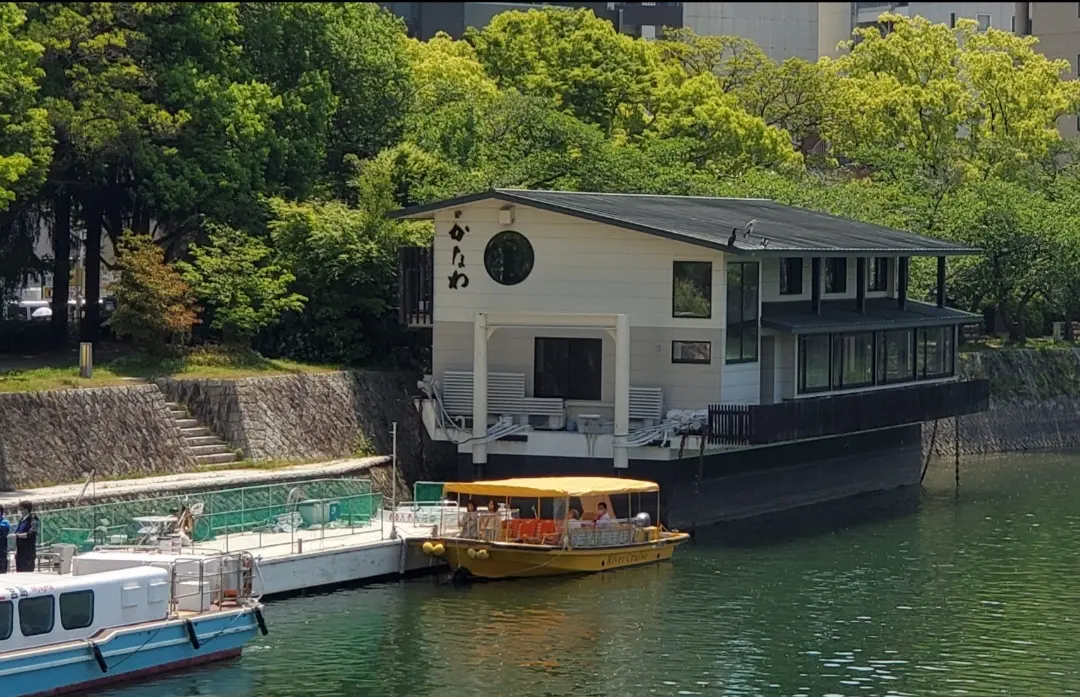 かき船「かなわ」