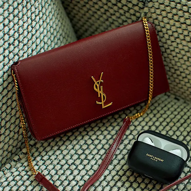 SAINT LAURENT（サンローラン）スマホケース